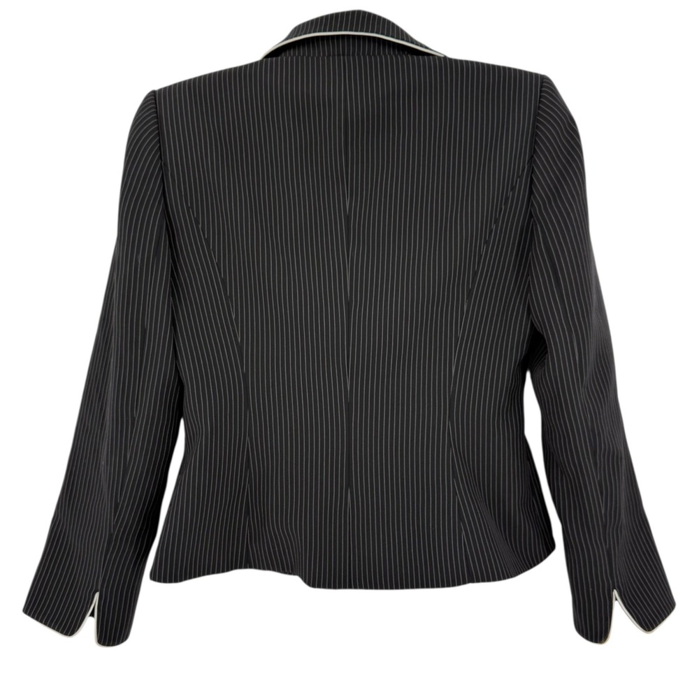 Tahari Women's Long Sleeve Full Lined  Pinstripe Black Blazer Jacket Size 6P - Picture 2 of 10